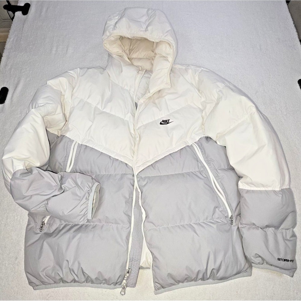 Nike Storm‑Fit Puffer Jacket Two‑Tone White/Gray Hooded – Size XL – DD6795-100